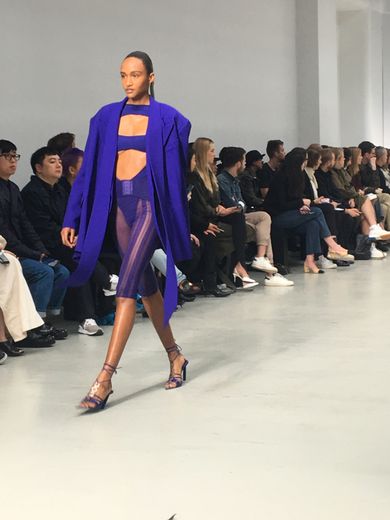Mugler a dévoilé sa nouvelle collection à Paris à l'occasion de la Fashion Week.
