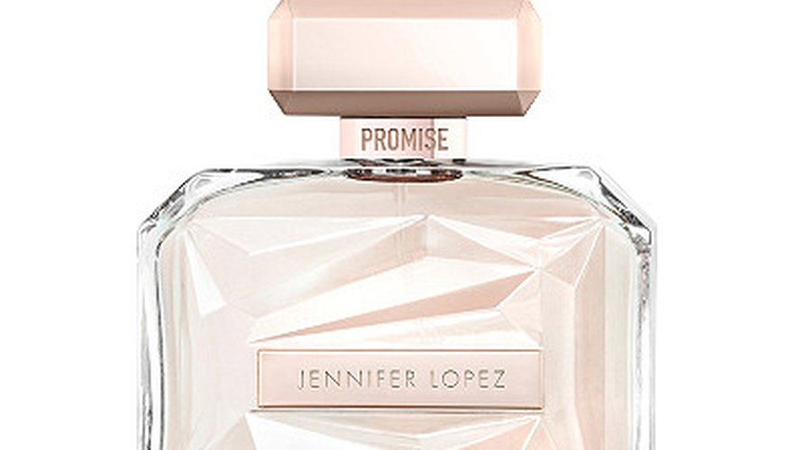 Jennifer Lopez a annoncé la commercialisation de son parfum "Promise"