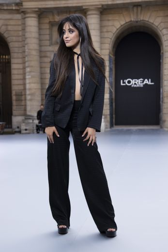 Camila Cabello lors du défilé L'Oréal Paris à la Monnaie de Paris.