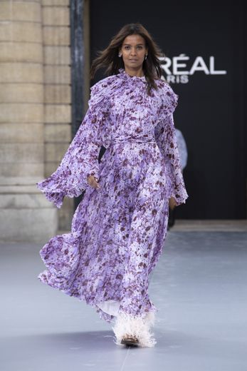 Liya Kebede lors du défilé L'Oréal Paris à la Monnaie de Paris.