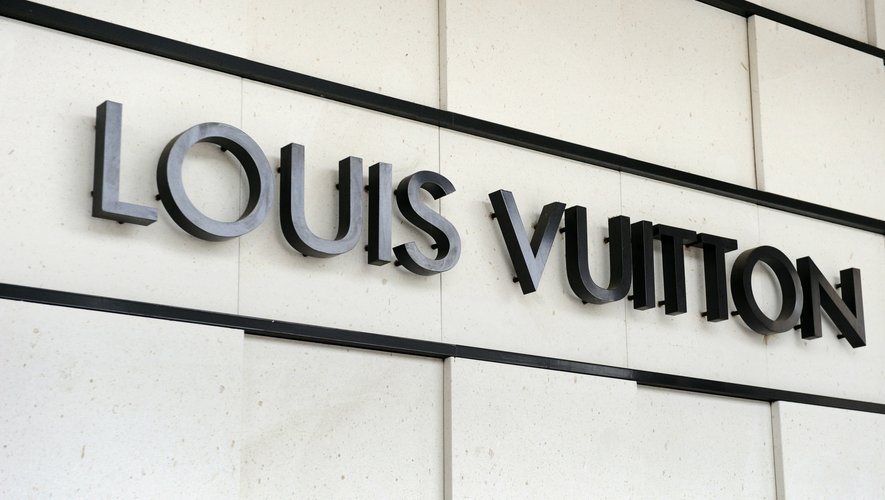 Louis Vuitton s'associe à RED pour créer une bougie destinée à soutenir la lutte contre le sida.