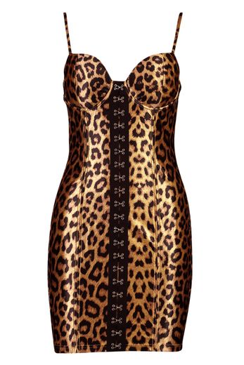 Les robes moulantes léopard de la collection spéciale Halloween de Boohoo.