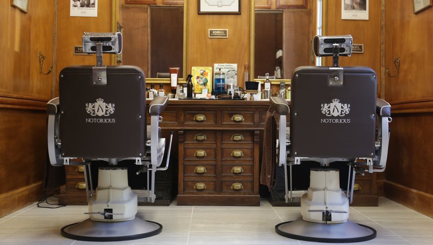 L'Hotel Barrière Le Normandy propose désormais des prestations de barbier grâce à un partenariat avec le barber shop Notorious.