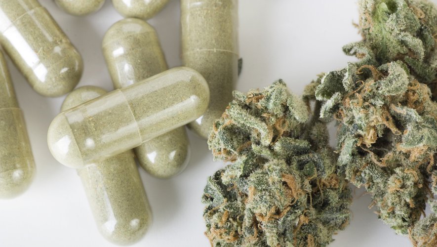 Cinq études ont montré que le cannabis médical entraînait une réduction de 44% à 64% de la consommation d'opioïdes chez les patients souffrant de douleur chronique.