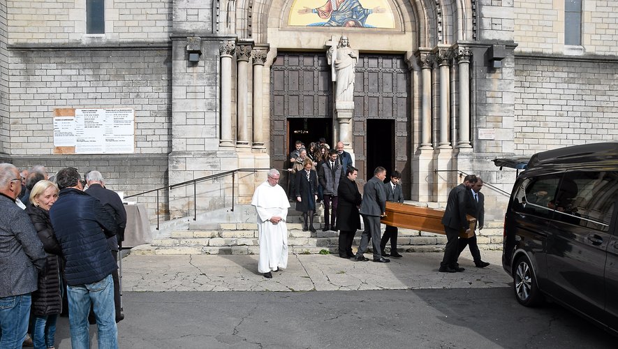 Les obsèques de Pierre Riom ont lieu lundi 21 octobre à Rodez.