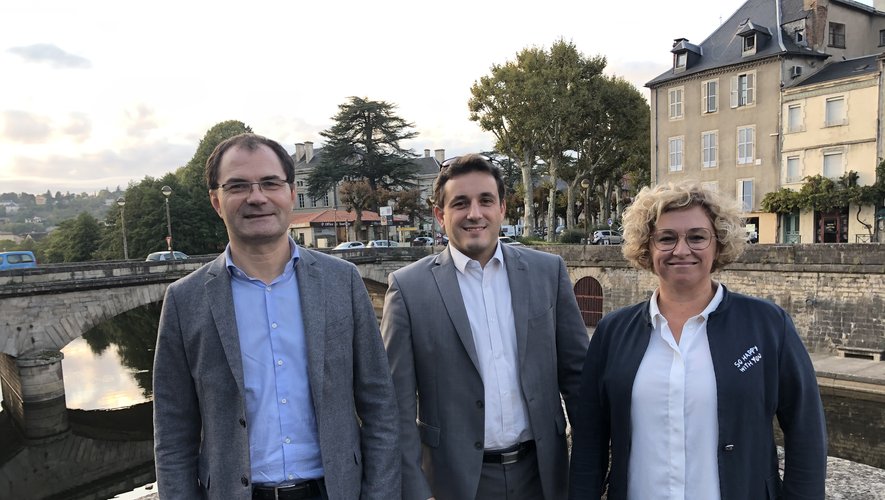 En ligne de mire la mairie pour Jean-Sébastien Orcibal, entouré d’Éric Cantournet et Stéphanie Bayol.