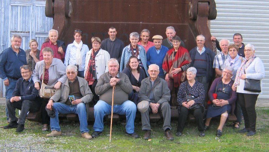 L’équipe des bénévoles devant le musée du Patrimoine industriel et minier de Decazeville.