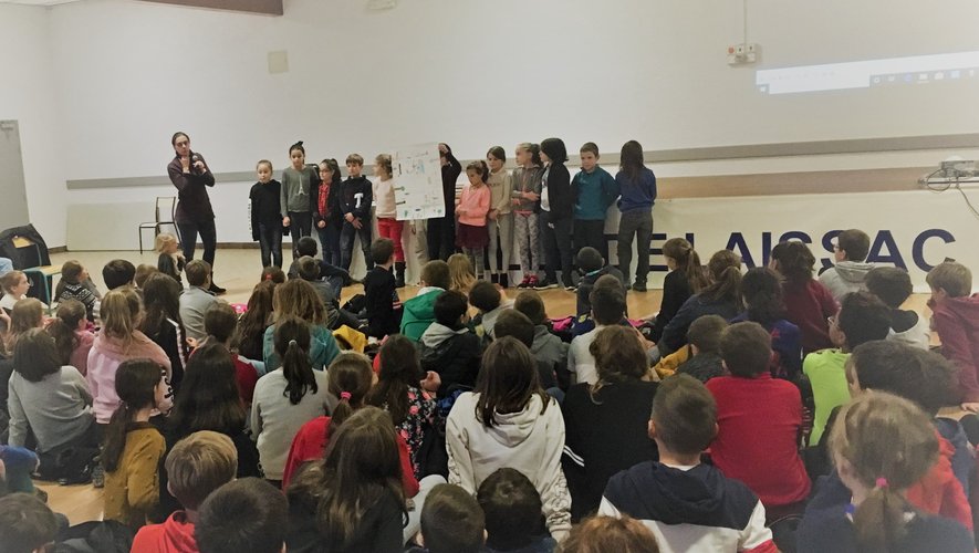 Le collège de Laissac participait à la journée nationale de lutte contre  le harcèlement scolaire.