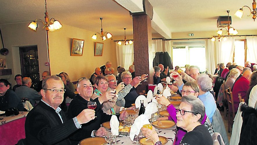 Au restaurant à La Bastide-l’Évêqueles participants se sont retrouvés autour d’une bonne table.