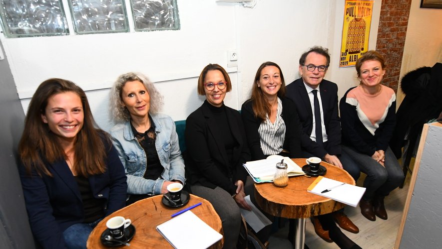 Hélène Clémençat, Mathilde Faux, Nadia Abbou, Céline Alauzet, Christian Teyssèdre et Sarah Vidal.