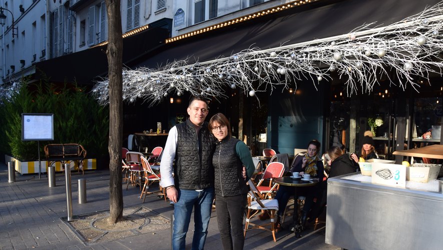 Mathieu Decruéjouls et son épouse Céline Cros sont, depuis le 1er octobre, les heureux propriétaires du restaurant Le passage Saint-Honoré à Paris.	Rui Dos Santos