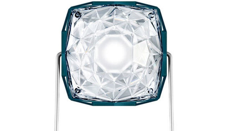 Lampe solaire Little Sun Diamond par Olafur Eliasson et Frederik Ottesen.