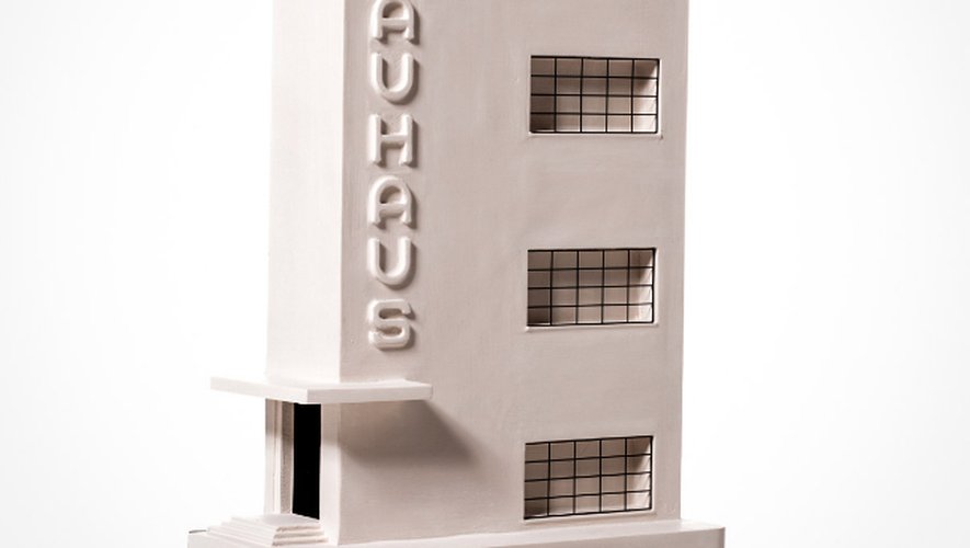 La réplique du Bauhaus Dessau est fidèle au campus du Bauhaus, conçu par le fondateur de l'école Walter Gropius.