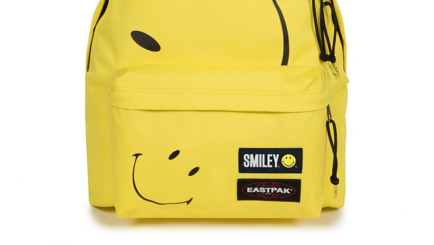 Un des sacs à dos issus de la collection "Feel Good" par Eastpak x Smiley.