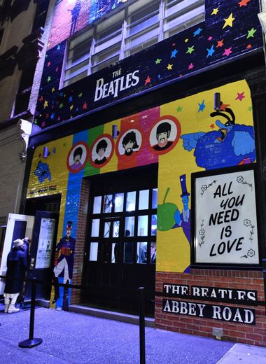 Le Pop-Up Shop Beatles à ouvert à New York pour les fêtes.