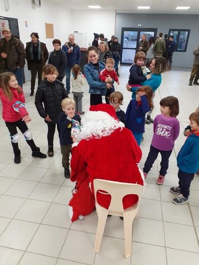 Le père Noël a écouté les demandes des enfants.