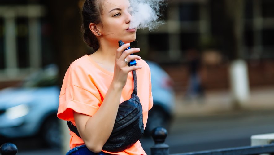 La majorité des adolescents (75%) interrogée dans cette étude a déclaré inhaler de la nicotine, de la marijuana ou d'autres substances aromatisées avec la e-cigarette.