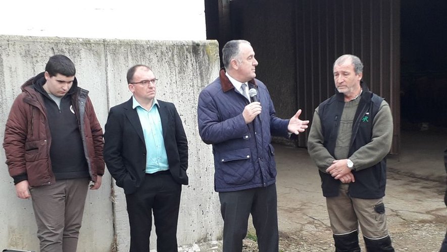 Le ministre a apprécié la qualité de la production du veau d’Aveyron et du Ségala.
