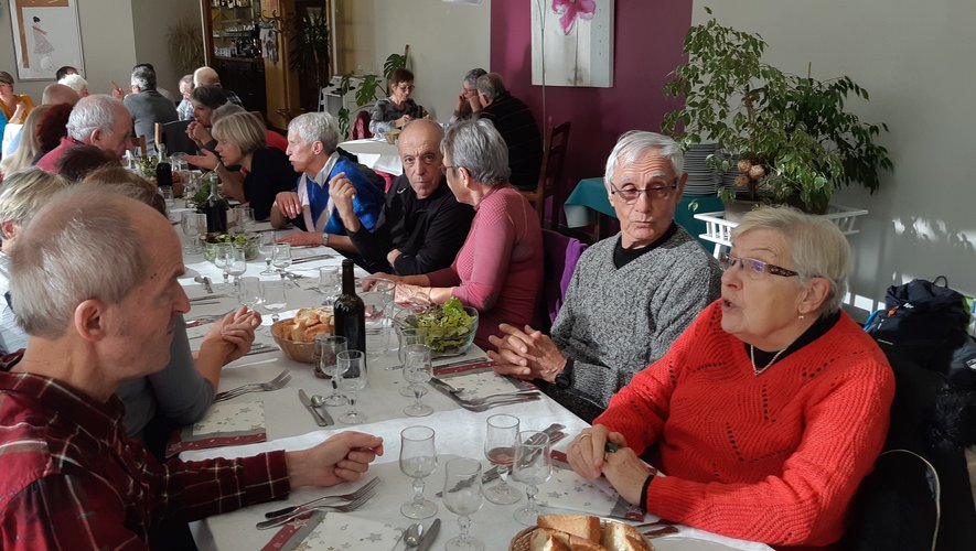 Après une bonne marche, même bien chaussés, on a souvent l’estomac dans les talons.