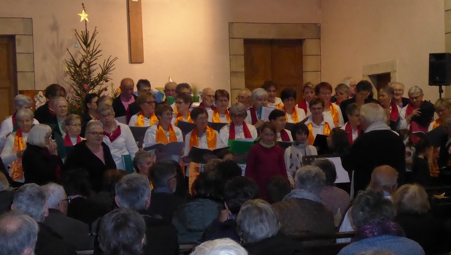 La chorale des Deux Monts de Vezins  en concert.