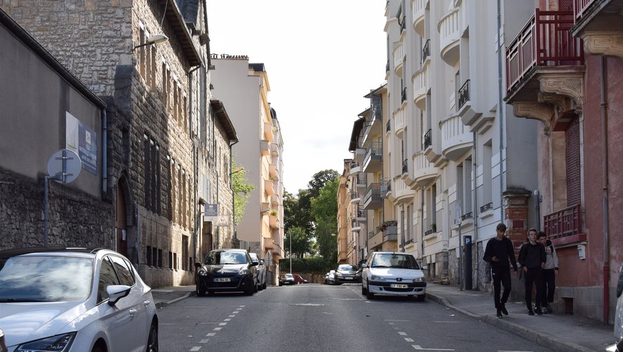Entre les rues Planard et Raynal, la rue de Séguret-Saincric doit son nom à Alix Saincric, née à Bordeaux en 1832 .