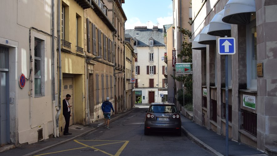Entre le boulevard Gambetta et la rue de l’Abbé-Bessou, la rue Victoire-Massol.