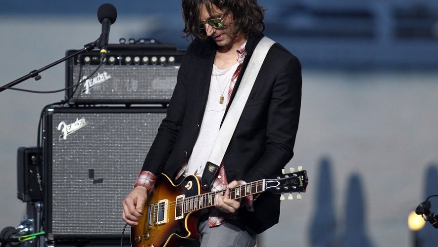 Nick Valensi, le guitariste du groupe The Strokes, dans le "Le Grand Journal de Cannes" sur Canal+, en direct du festival de Cannes 2011.
