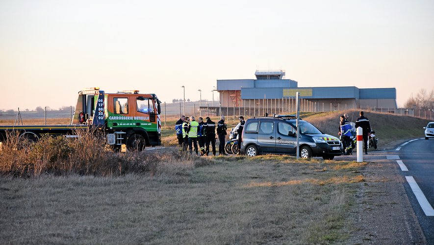 L'accident est survenu sur la RD 840, peu après l'aéroport, en direction de Rodez.