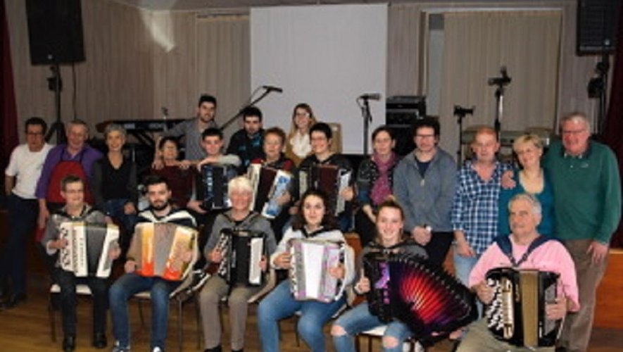 Onet Le Chateau Deux Stages Pour Se Mettre Au Diapason Du Piano A Bretelles Centrepresseaveyron Fr Onet Le Chateau Deux Stages Pour Se Mettre Au Diapason Du Piano A Bretelles Centrepresseaveyron Fr