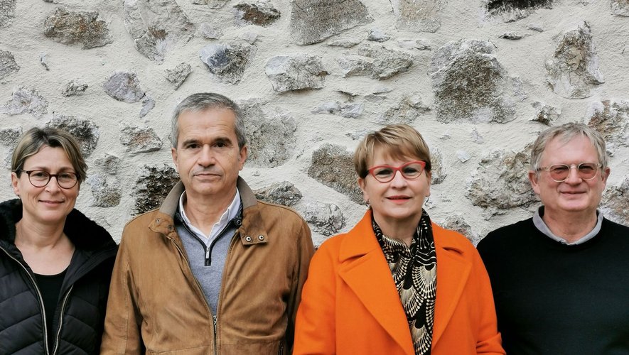 Christiane Trézières entourée de Sandrine Hillion, du docteur Didier Venu et de Marc Bouby.