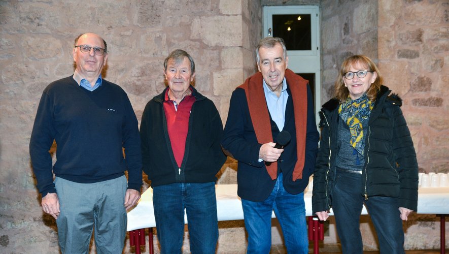 Le maire et ses adjoints : Robert Galières, Marcel Cuoc, Jacques Sucret et Yolande Geniez.