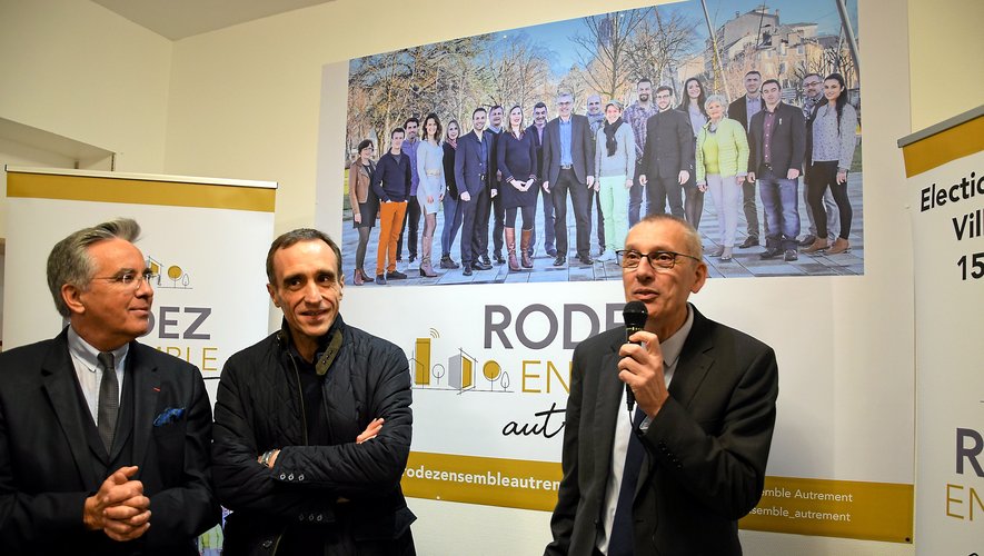 Serge Julien, à droite,  aux côtés de Jean-François Galliard, président du conseil départemental, et d’Arnaud Viala, député de l’Aveyron.