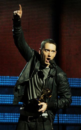 Le rappeur Eminem a surpris ses fans vendredi en sortant pendant la nuit un album surprise, "Music to be Murdered by"