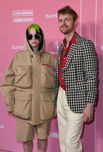 L'Américaine Billie Eilish et son frère, Finneas O'Connell, à la soirée Billboard Woman of the Year, le 12 décembre 2019.