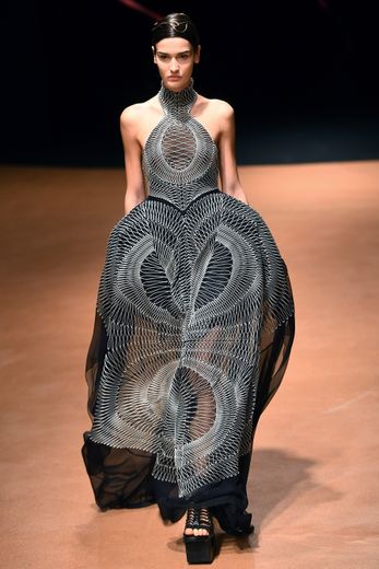 La robe en 3D d'Iris van Herpen présentée à Paris le 20 janvier 2020.