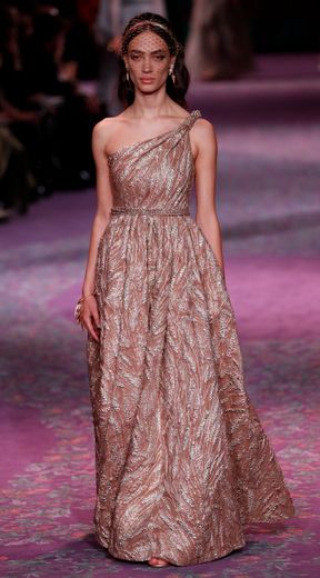 La robe de déesse de Dior présentée à Paris le 20 janvier 2020.