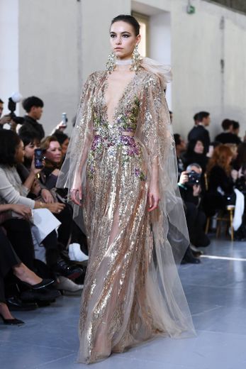 La robe entièrement brodée d'Elie Saab présentée à Paris le 22 janvier 2020.