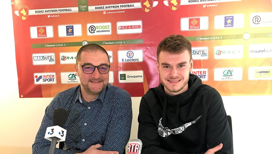 Bart Straalman (à droite), accompagné de Pierre-Olivier Murat, a signé un contrat de six mois avec le Rodez Aveyron football.     