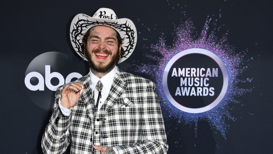 Le rappeur américain Post Malone lors des American Music Awards le 24 novembre 2019 à Los Angeles