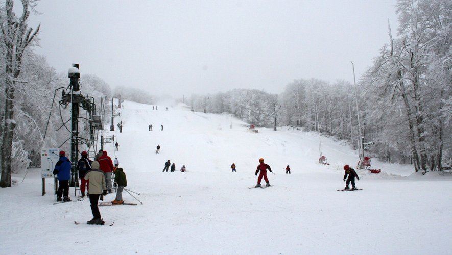 Station de Laguiole un peu de ski et de luge et des balades à raquettes centrepresseaveyron.fr Station de Laguiole un peu de ski et de luge et des balades à raquettes centrepresseaveyron.fr
