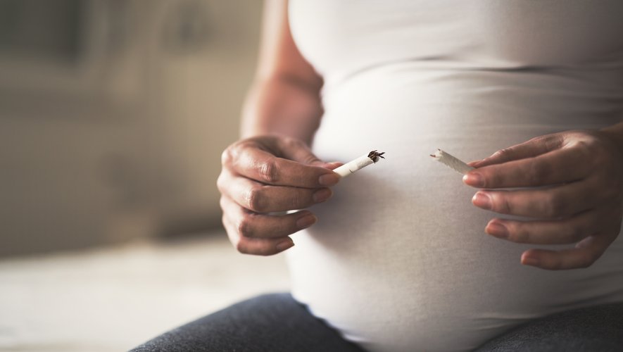 Tabac et grossesse : le risque de fracture élevé chez l’enfant avant 1 an