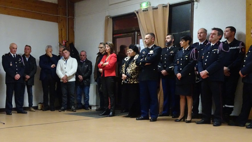 Les élus des 10 communes concernées par le centre de Salles-Curan et les pompiers des centres voisins étaient présents à la cérémonie.