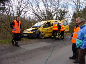 Un blessé est à déplorer dans chacun des véhicules ; il s'agit de deux hommes de 43 et 23 ans