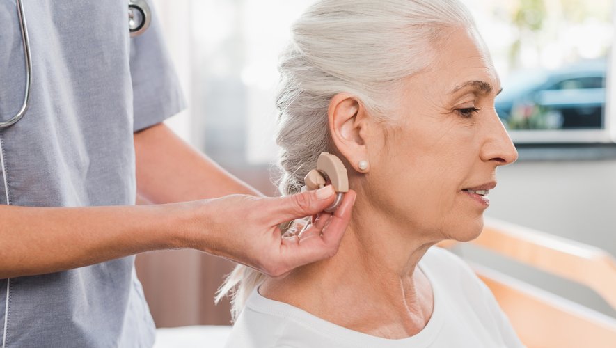 Les prothèses auditives proposées dans le cadre du dispositif "100% Santé", qui garantit aux patients un "reste à charge" réduit, ne sont pas des appareils "au rabais".