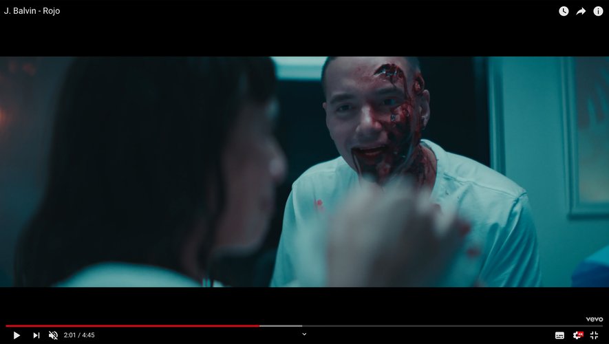 J. Balvin dans son nouveau clip "Rojo".