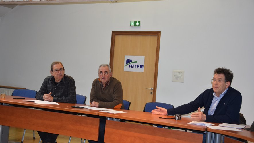 L’ancien président de la FBTP12 Jean-Pierre Servant aux côtés de l’actuel Daniel Druilhet et du secrétaire général Robert Hyronde.