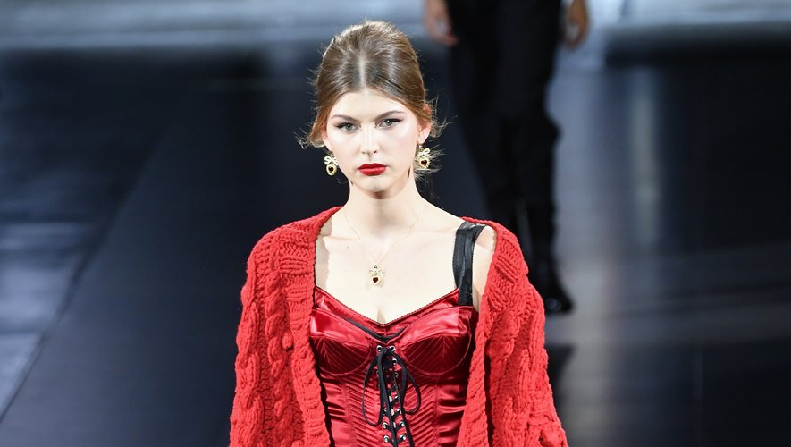 Le rouge et noir de Dolce & Gabbana. Milan, le 23 février 2020.