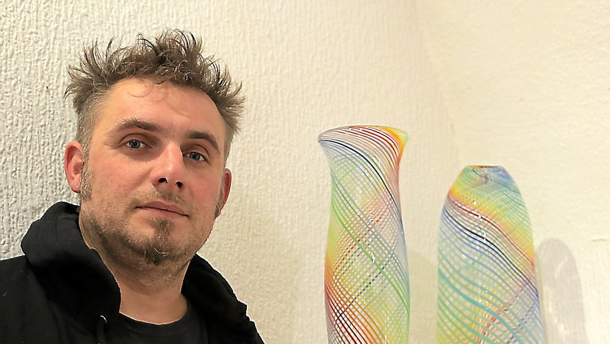 Pierrot Dorémus présente ses créations à la galerie Espace Métiers d’Arts.