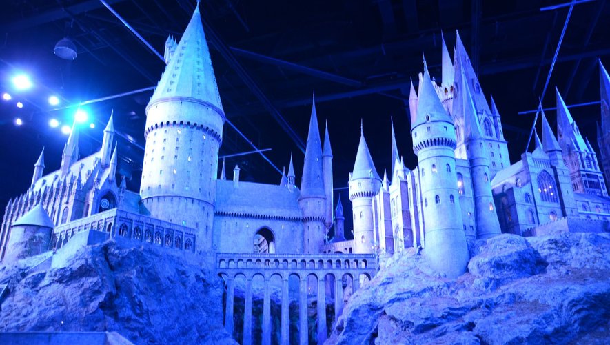 Ici, la maquette du château de Poudlard qui a servi aux tournages des huit volets de la franchise créée par J. K. Rowling pour le cinéma.