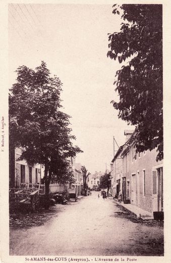 Le village de Saint-Amans-des-Côts possédait déjà un bureau de poste en 1864.